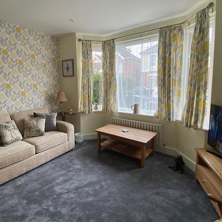 Charming 3 Bed House And Garden, Pet Friendly Bournemouth Exterior photo