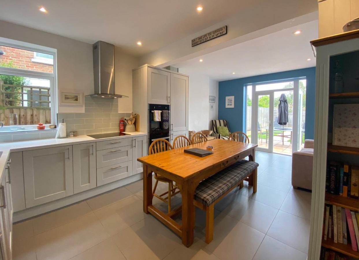 Charming 3 Bed House And Garden, Pet Friendly Bournemouth Exterior photo